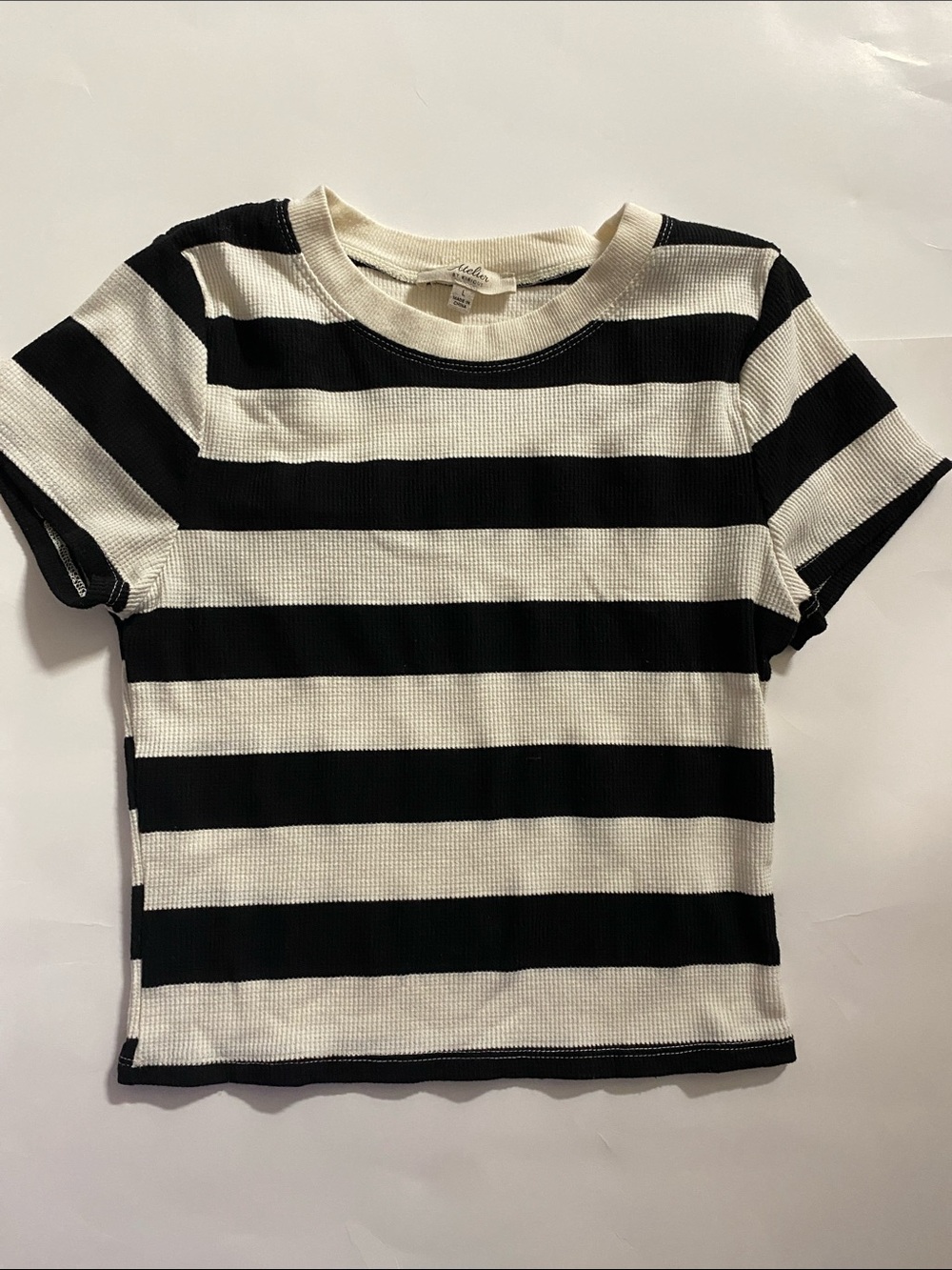 Black and White Striped Crop Top - Short Sleeve Women's Tee